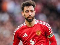 开云下载-包含曼联在欧冠中节节败退，主教练深陷压力的词条