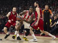 开云APP-快船队击败开拓者队，晋级总决赛