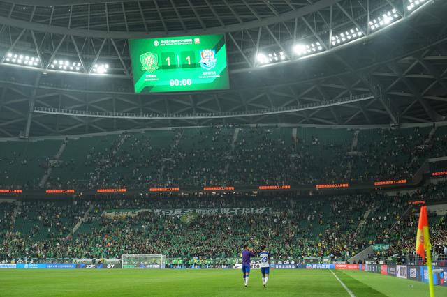 关于斯图加特比战平杜塞尔多夫，难分胜负的信息