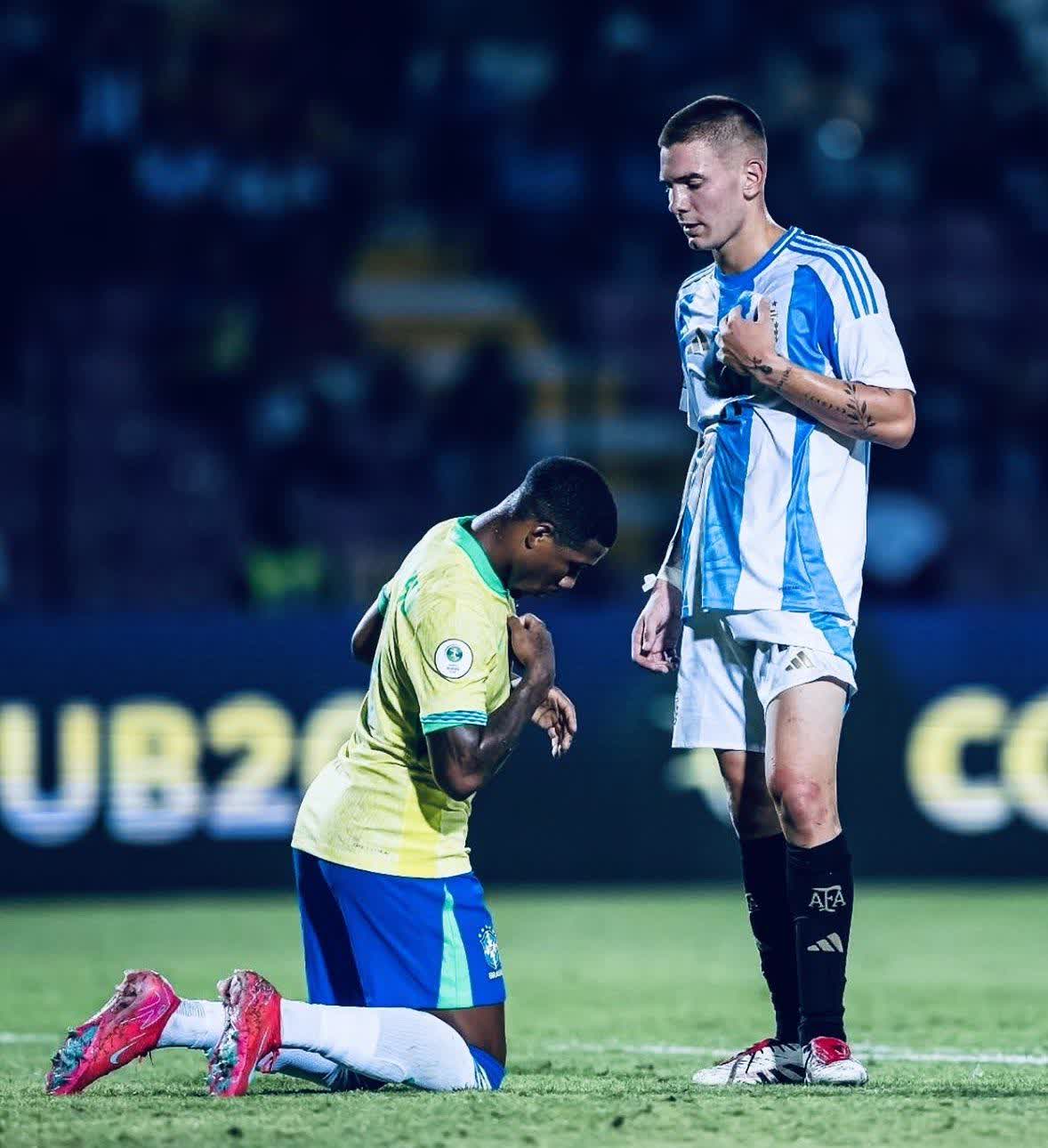 欧洲预选赛上，阿根廷队的凝聚力助其一路高歌胜利！