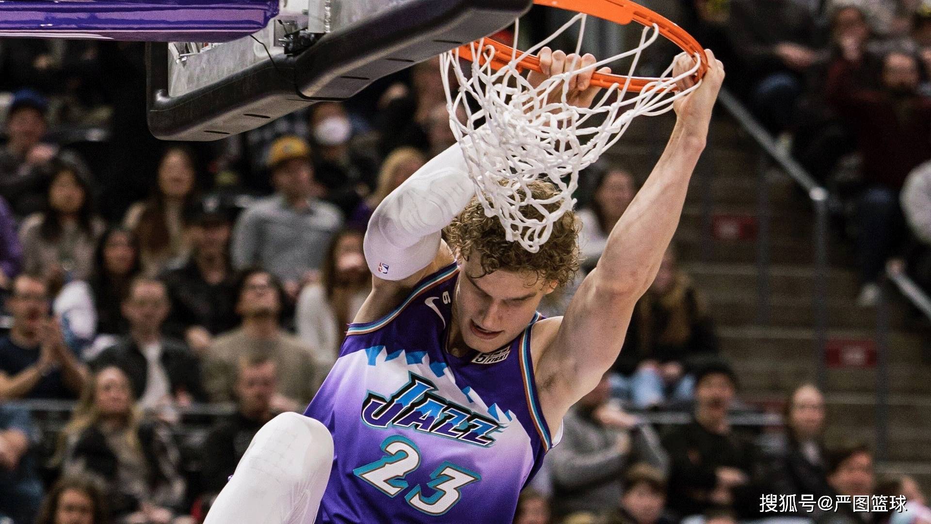 球场上空热血澎湃，爵士与鹈鹕激情碰撞