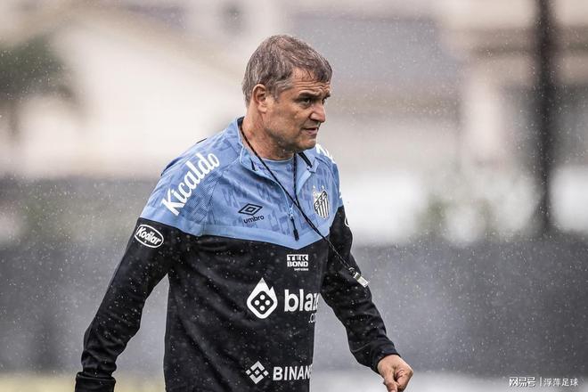 巴士拉足球队的表现引发球迷热议的简单介绍