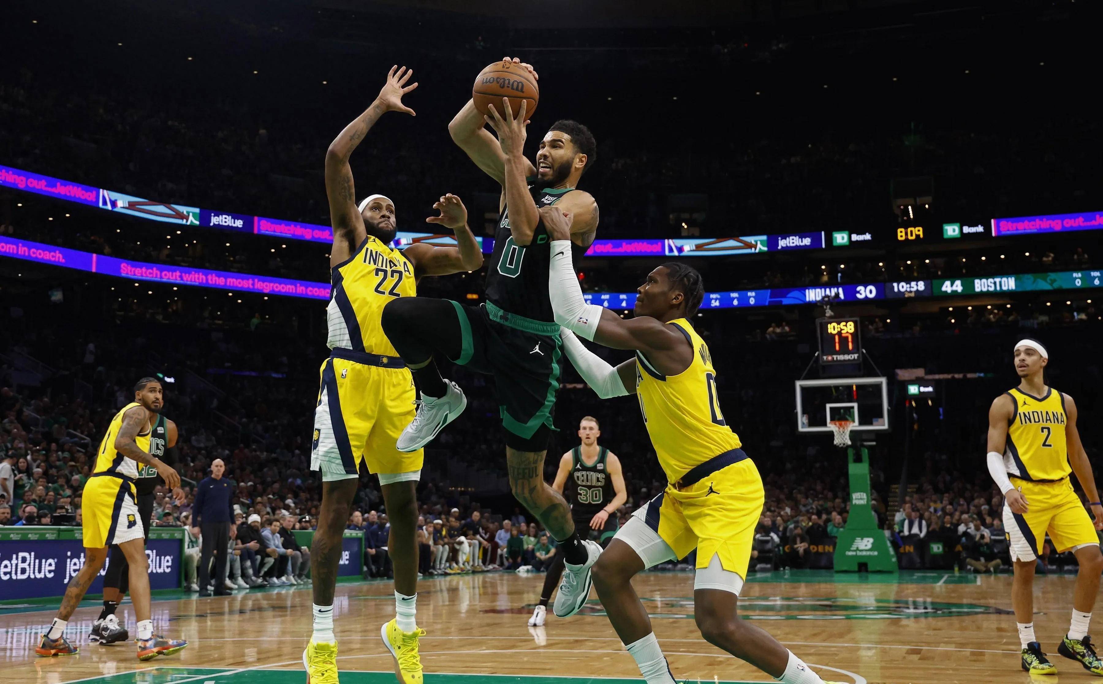 猛龙队客场逆转凯尔特人，继续不败神话