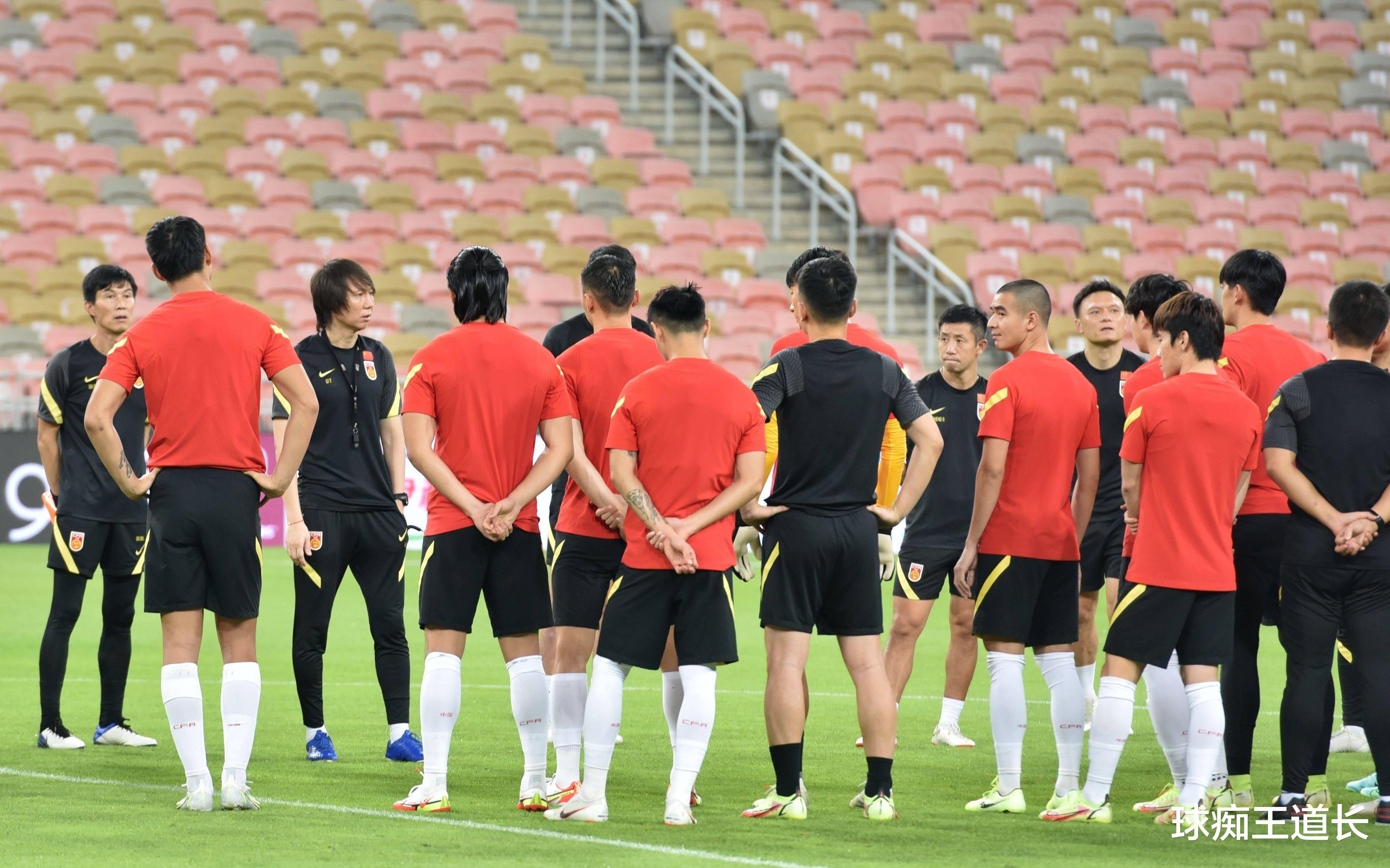 中国足球赛事竞争激烈，球队斗志昂扬的简单介绍