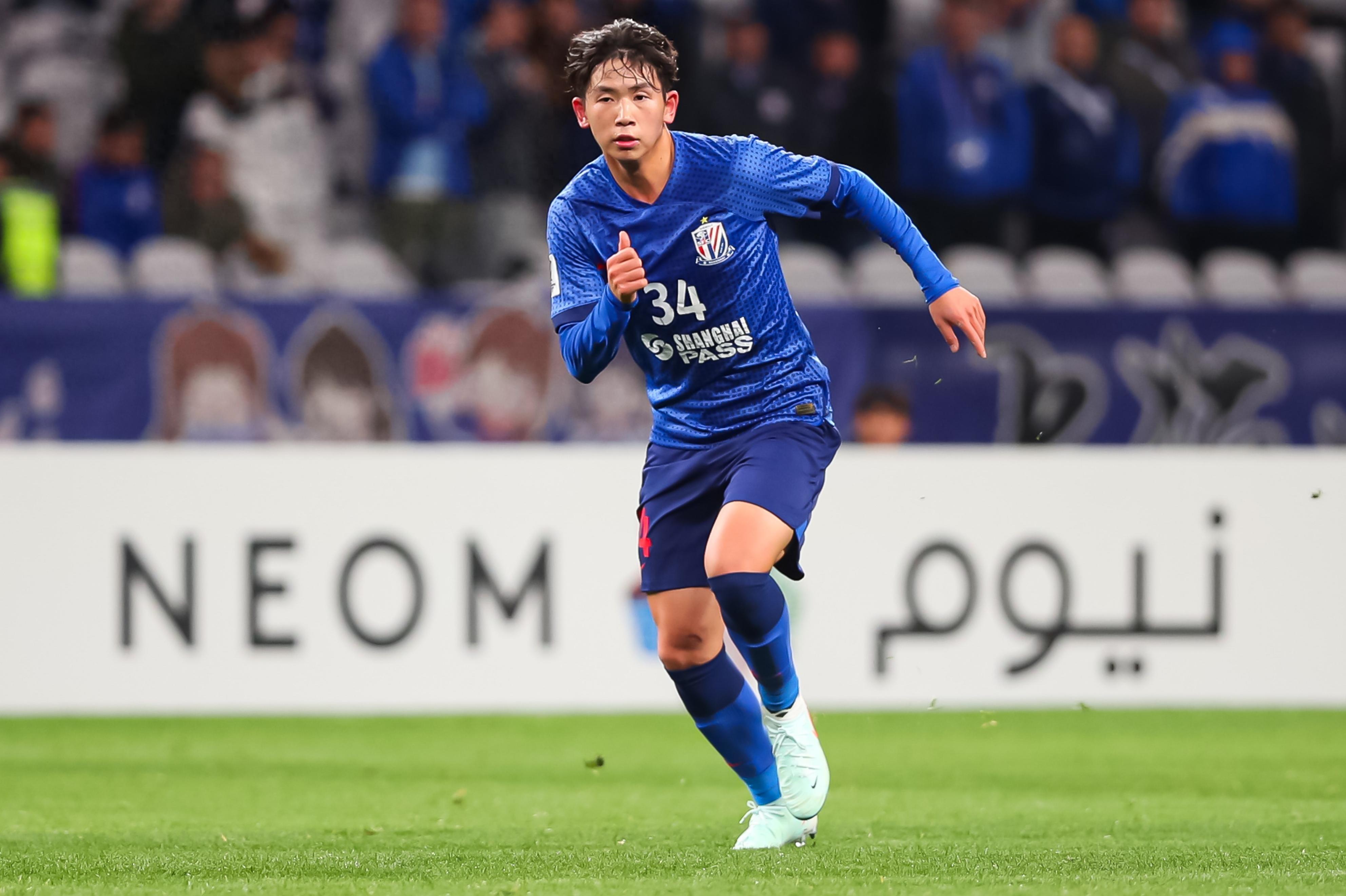 阿尔及利亚国脚带伤上阵，贡献不少