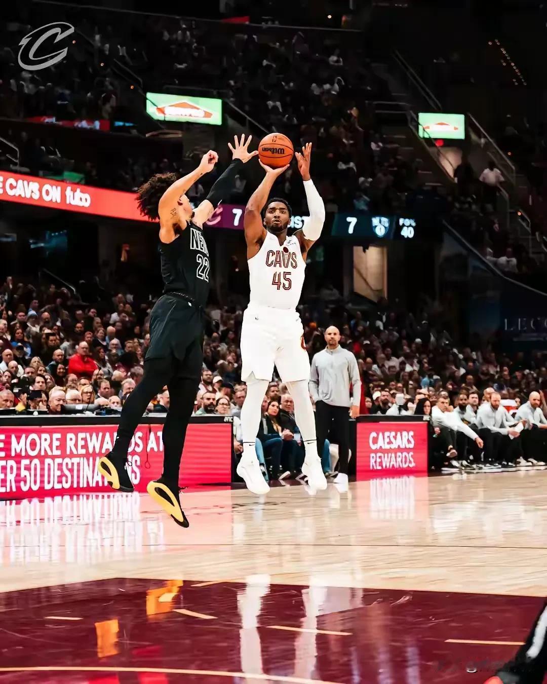 爵士胜雷霆，米切尔发挥出色