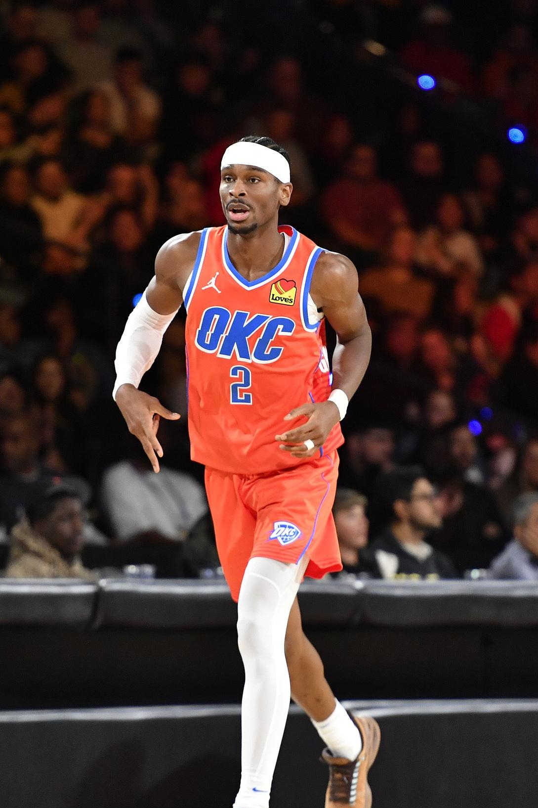 雄鹿击败老鹰保持不败