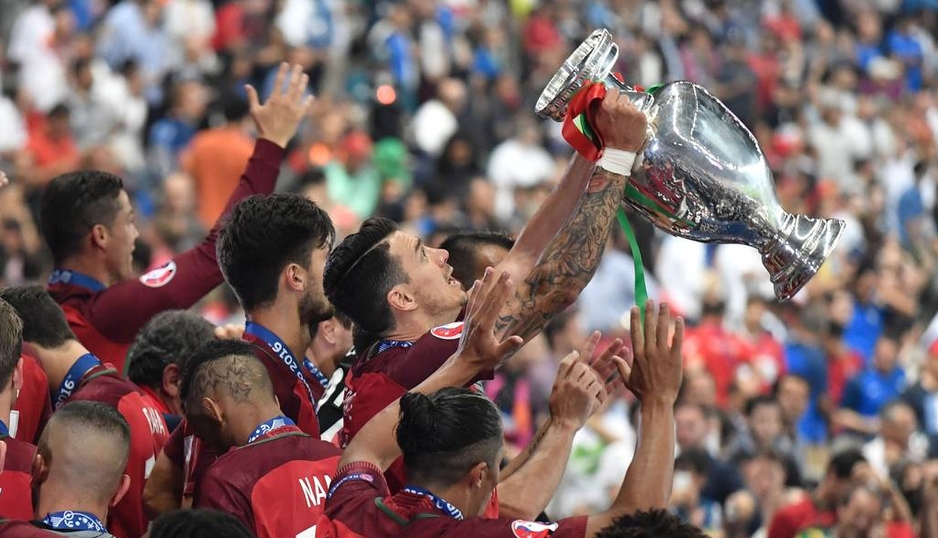 包含乌克兰女足斩获至高荣誉,夺得欧洲冠军杯的词条 包含乌克兰女足斩获至高荣誉,夺得欧洲冠军杯的词条